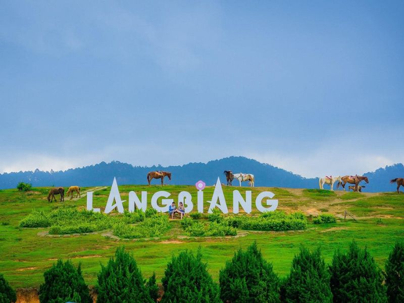 Núi Langbiang