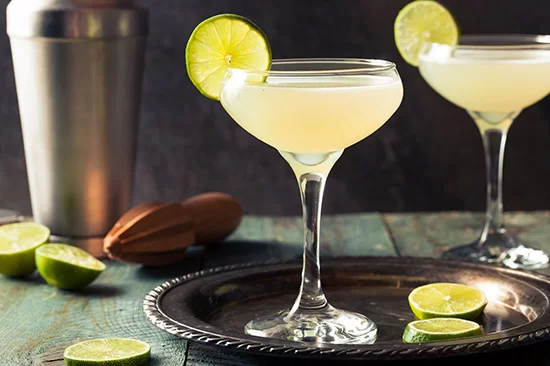 6 Công Thức Pha Chế Cocktail Tại Nhà Đơn Giản Nhất Định Phải Thử