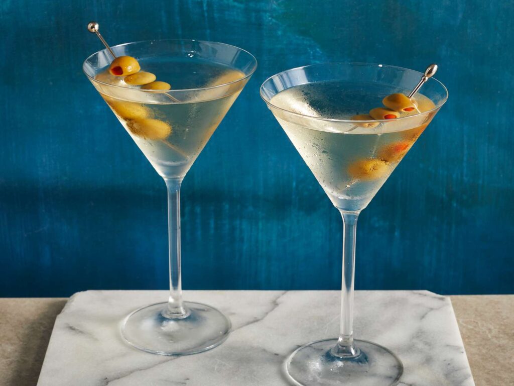 Top 10 cocktail vodka đơn giản dễ pha chế tại nhà